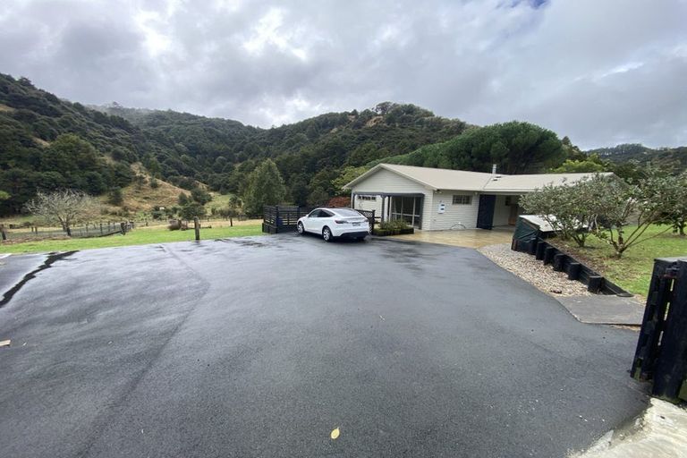 Photo of property in 122 Upper Waiwera Road, Puhoi, Silverdale, 0994