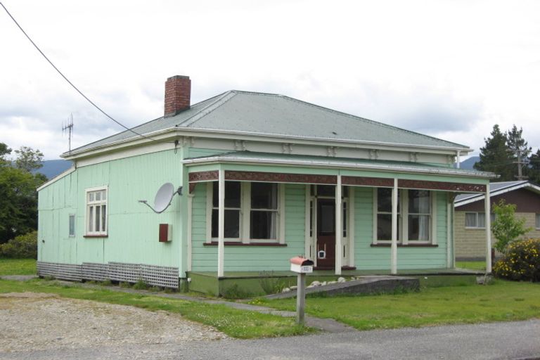 Photo of property in 111 Domett Street, Westport, 7825