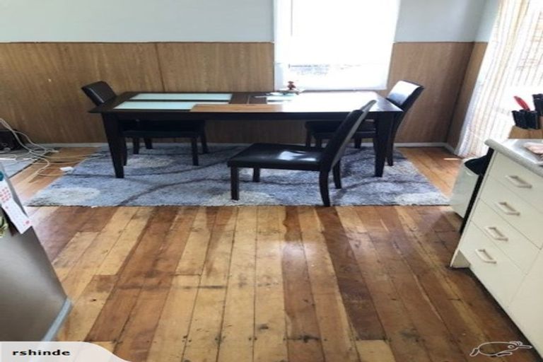 Photo of property in 4 Kaurilands Road, Titirangi, Auckland, 0604