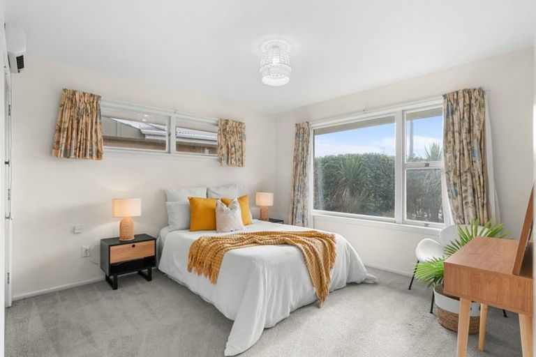Photo of property in 42 Grahams Road, Ilam, Christchurch, 8041