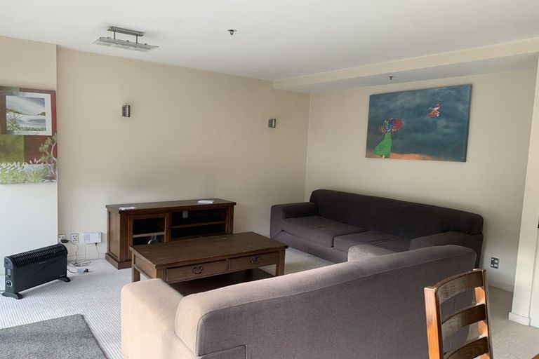 Photo of property in Montreaux Apartments, 1g/164 The Terrace, Wellington Central, Wellington, 6011