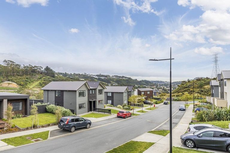Photo of property in 15 Holystone Road, Whitby, Porirua, 5024