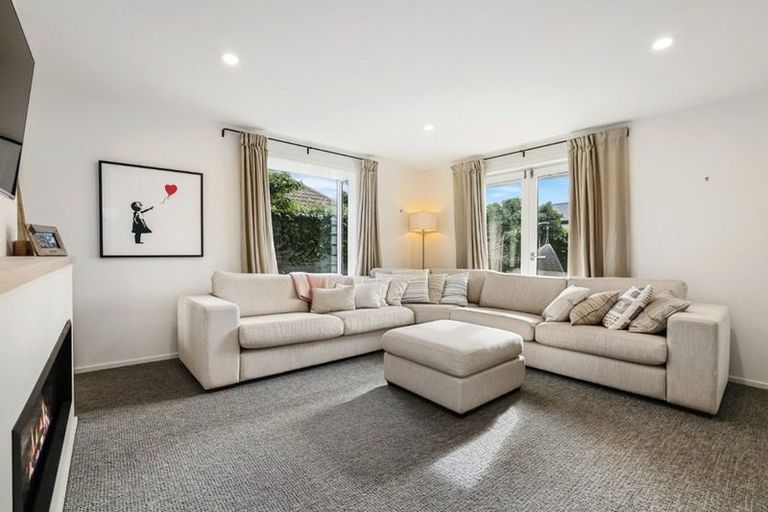 Photo of property in 34 Aikmans Road, Merivale, Christchurch, 8014