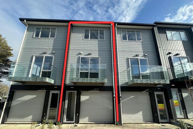 Photo of property in 55a Edmonton Road, Henderson, Auckland, 0612