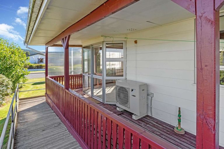 Photo of property in 38 Saint Catherine Street, Kaitangata, 9210