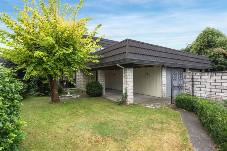 Photo of property in 11 Jamell Place, Avonhead, Christchurch, 8042