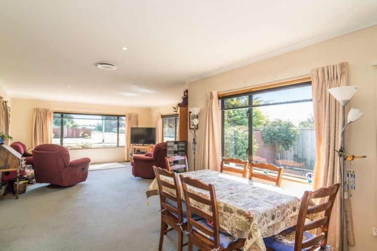 Photo of property in 139 Guildford Drive, Paraparaumu Beach, Paraparaumu, 5032