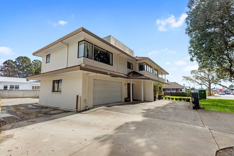 Photo of property in 182 Devonport Road, Tauranga, 3110