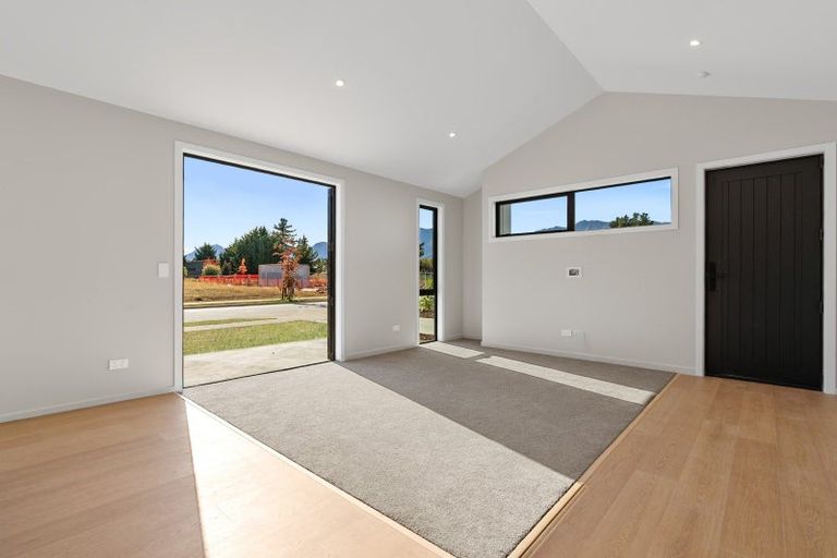 Photo of property in 3 Longview Drive, Lake Hawea, 9382