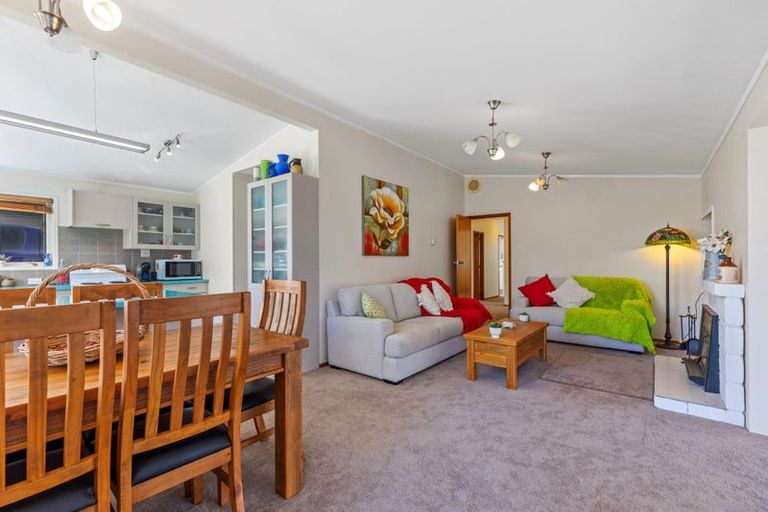 Photo of property in 27 Glen Terrace, Te Puke, 3119