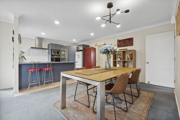 Photo of property in 17 Rathmar Drive, Manurewa, Auckland, 2105