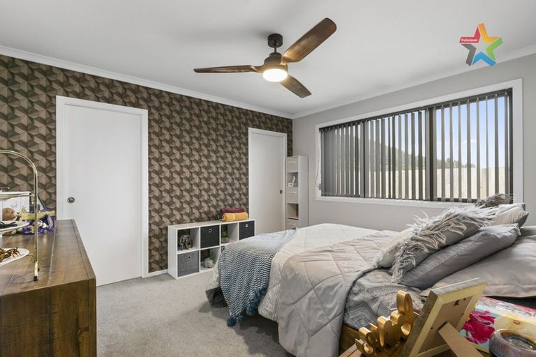 Photo of property in 10 Jack Vaughan Grove, Wainuiomata, Lower Hutt, 5014