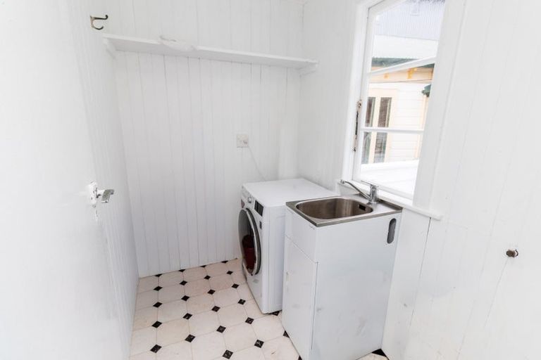 Photo of property in 29a Grass Street, Roseneath, Wellington, 6011