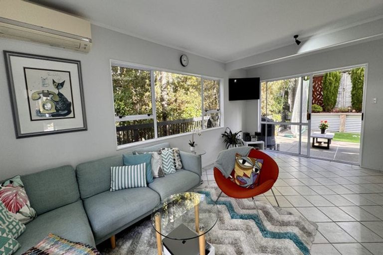 Photo of property in 19 Ravenstone Place, Chatswood, Auckland, 0626