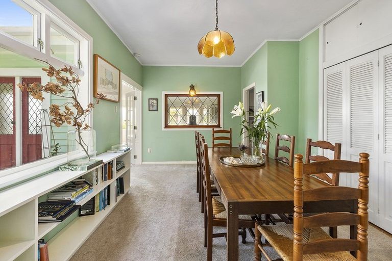 Photo of property in 25 Tai Paku Paku Road, Karaka Bays, Wellington, 6022