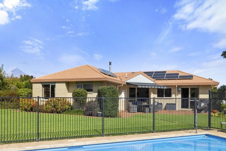 Photo of property in 63 Mcgiven Drive, Ridgewood, New Plymouth, 4371
