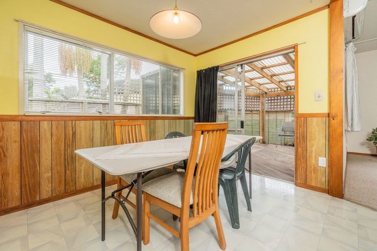 Photo of property in 107 Konini Road, Titirangi, Auckland, 0604