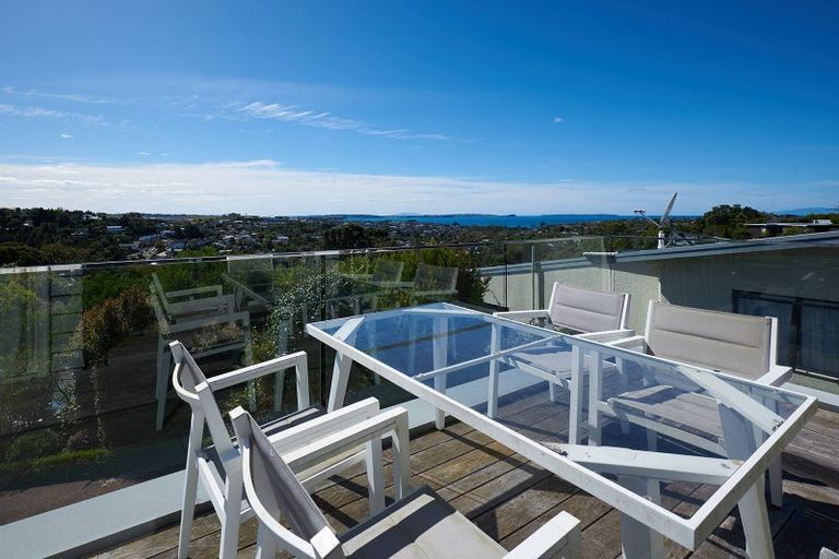 Photo of property in 11 Danbury Drive, Torbay, Auckland, 0630