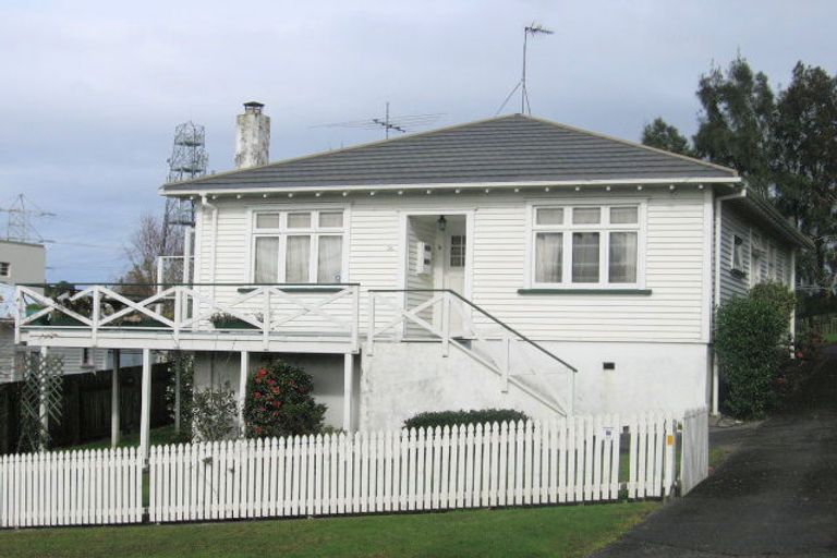 Photo of property in 26 Lincoln Park Avenue, Massey, Auckland, 0614
