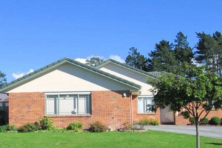 Photo of property in 81 Hillwell Drive, Henderson, Auckland, 0612