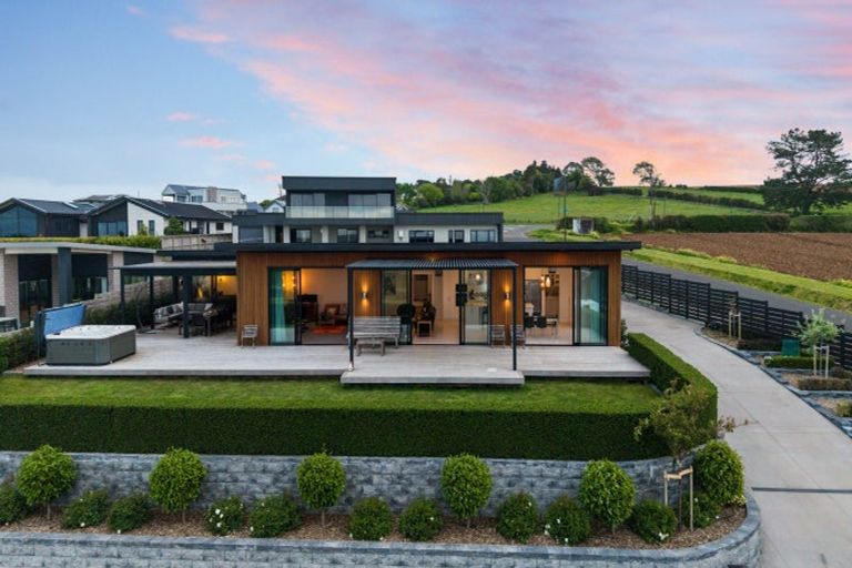 Photo of property in 2 Kohe Way, Pukekohe, 2120