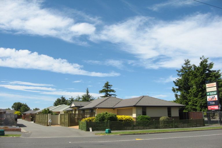 Photo of property in 433c Mairehau Road, Parklands, Christchurch, 8083