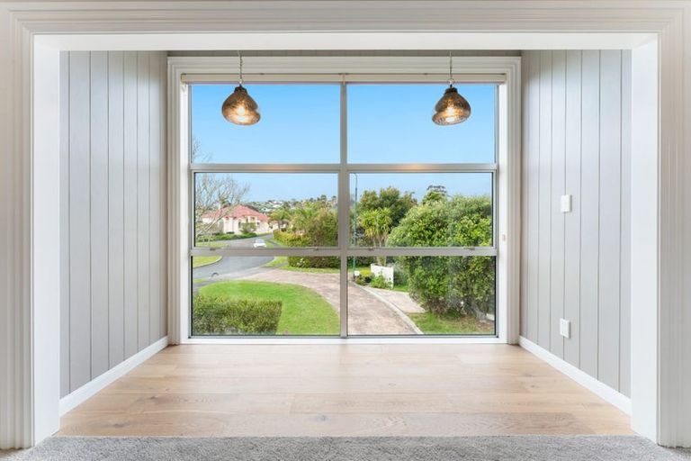 Photo of property in 17 Te Hoe Grove, Pinehill, Auckland, 0632