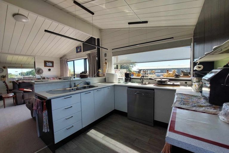 Photo of property in 1 Perth Street, Levin, 5510