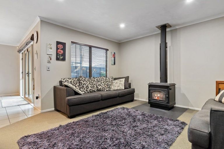 Photo of property in 12 Parkwood Place, Huntington, Hamilton, 3210