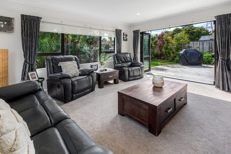 Photo of property in 19 Ysabel Crescent, The Gardens, Auckland, 2105