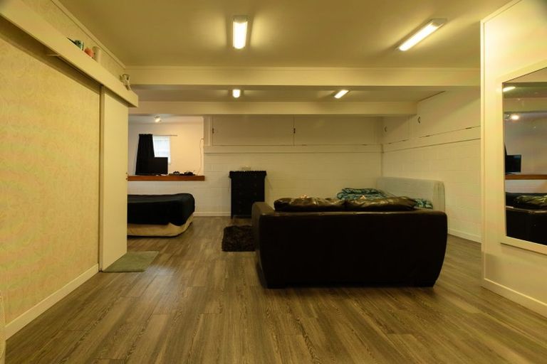 Photo of property in 49 Butterworth Drive, Glendene, Auckland, 0602