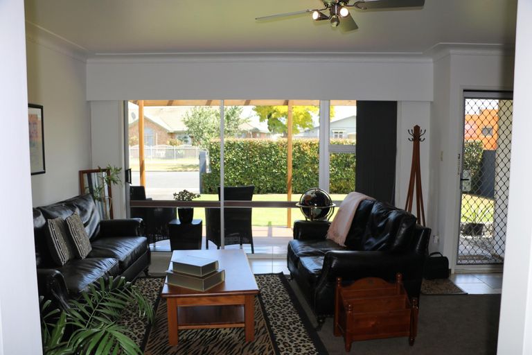 Photo of property in 2/109 Fitzroy Street, Papatoetoe, Auckland, 2104