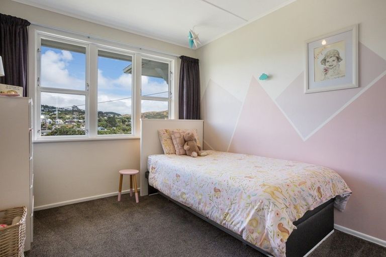 Photo of property in 14 Lynda Avenue, Paparangi, Wellington, 6037