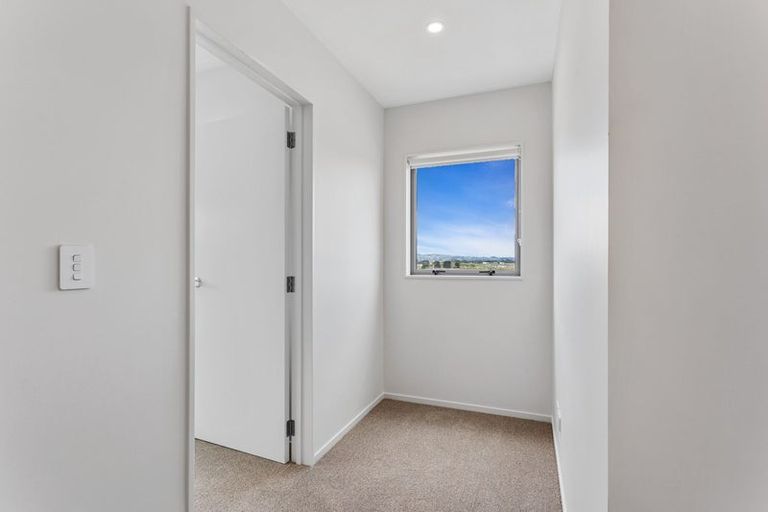 Photo of property in 39 Parkmore Drive, Rosehill, 2113