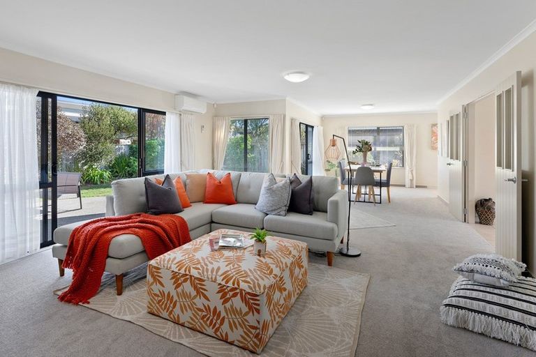 Photo of property in 98 Guildford Drive, Paraparaumu Beach, Paraparaumu, 5032