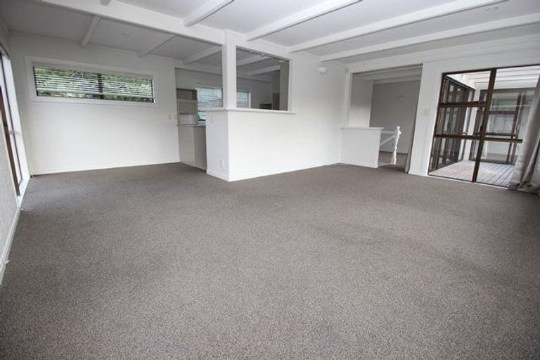 Photo of property in 11 Noel Avenue, Orewa, 0931