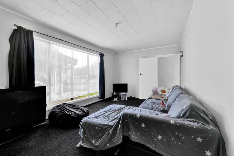 Photo of property in 22 Cook Street, Marfell, New Plymouth, 4310