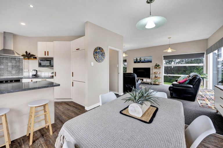 Photo of property in 22 Halse Place, Opunake, 4616