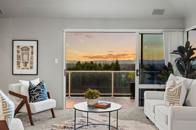 Photo of property in 16 Highcrest Heights, Westmorland, Christchurch, 8025
