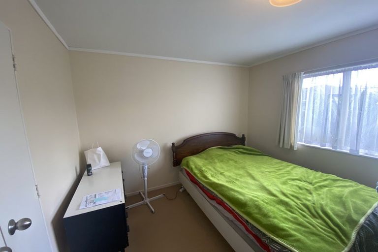 Photo of property in 35 Rua Road, Glen Eden, Auckland, 0602