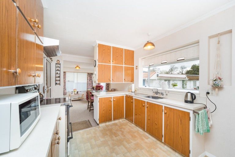 Photo of property in 21 Gloucester Street, Takaro, Palmerston North, 4412