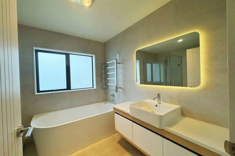 Photo of property in 12b Union Road, Howick, Auckland, 2014