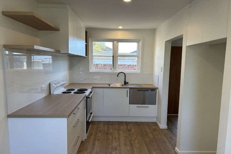 Photo of property in 21 Bateman Avenue, Bryndwr, Christchurch, 8053