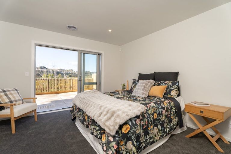 Photo of property in 9 Pine Hill Rise, Glenside, Wellington, 6037