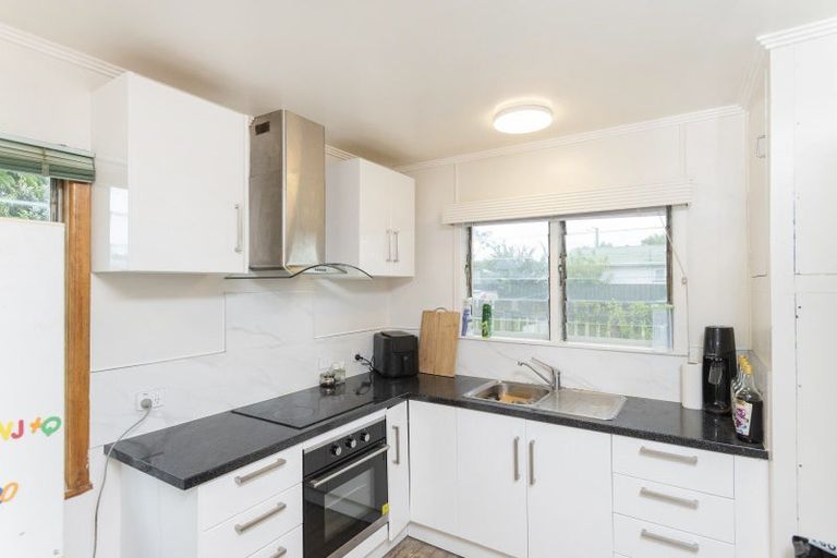 Photo of property in 215 Lytton Road, Elgin, Gisborne, 4010