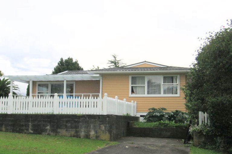 Photo of property in 11 Sunvue Road, Glen Eden, Auckland, 0602
