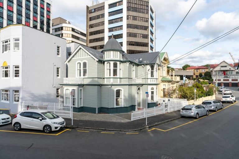 Photo of property in 18 Portland Crescent, Thorndon, Wellington, 6011