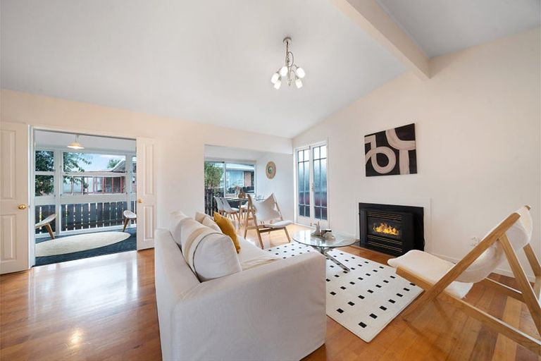 Photo of property in 174 Don Buck Road, Massey, Auckland, 0614