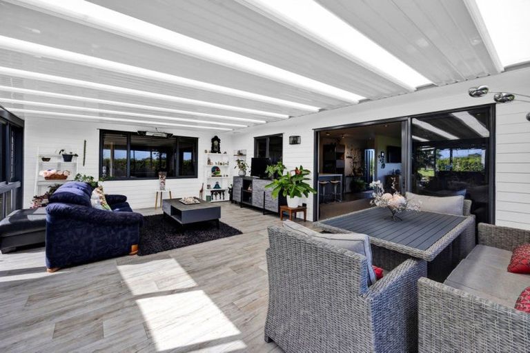 Photo of property in 114 Ackworth Road, Lepperton, New Plymouth, 4373