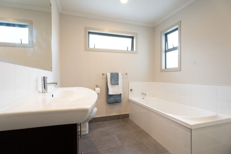 Photo of property in 25 Winsley Terrace, Churton Park, Wellington, 6037